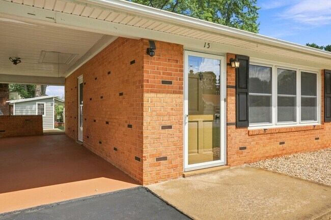 Building Photo - 15 Eavers Cir