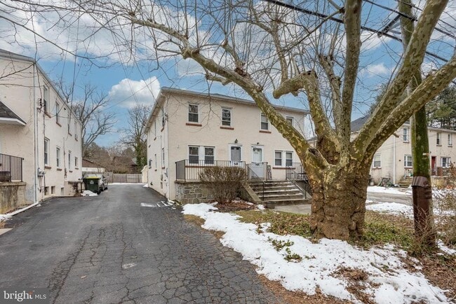 Building Photo - 547 Northbrook Rd