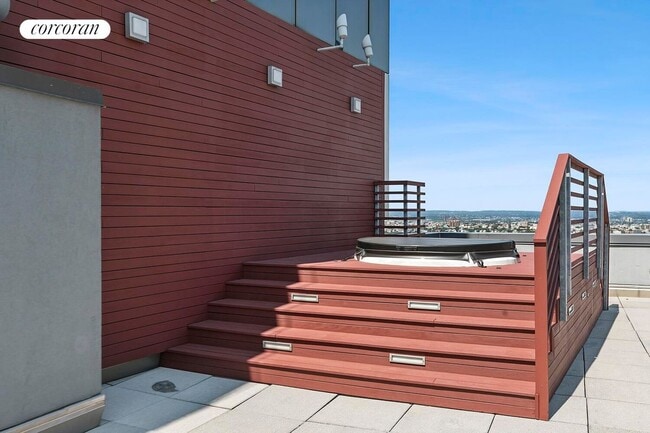 Building Photo - 306 W 48th St