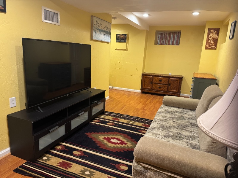 Building Photo - 16 Maplewood St