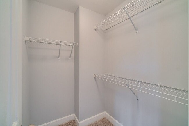 Building Photo - Spacious Lenox Village Townhouse: 3 Beds, ...