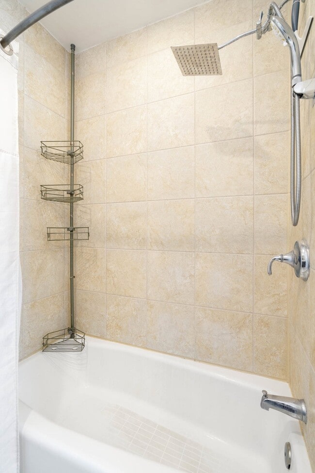 Building Photo - 802 LeCount St