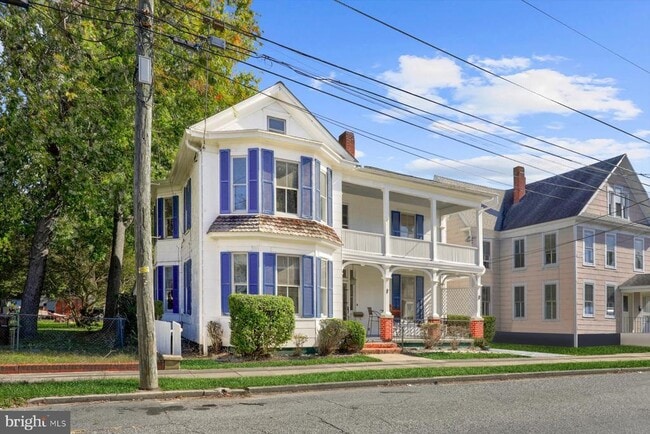 Building Photo - 817 Locust St