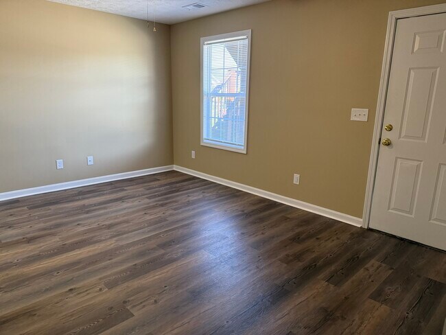 Building Photo - 106 Aiden Ct
