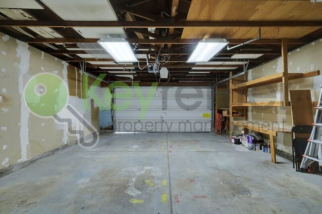 Building Photo - 7137 Reyn Oaks Way