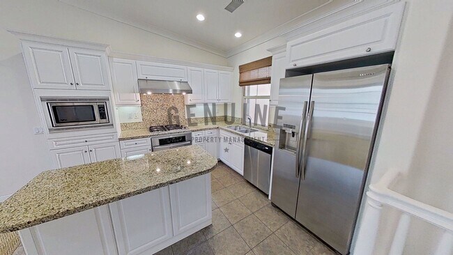 Building Photo - Beautiful Two-Level 2Bd 2Ba Condo in Irvine