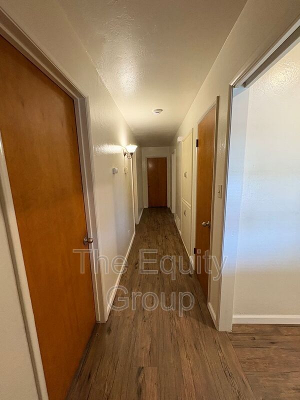 Building Photo - 1044 S Linda Vista St