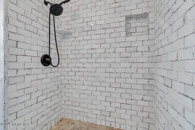 Building Photo - 31 Embury Ave