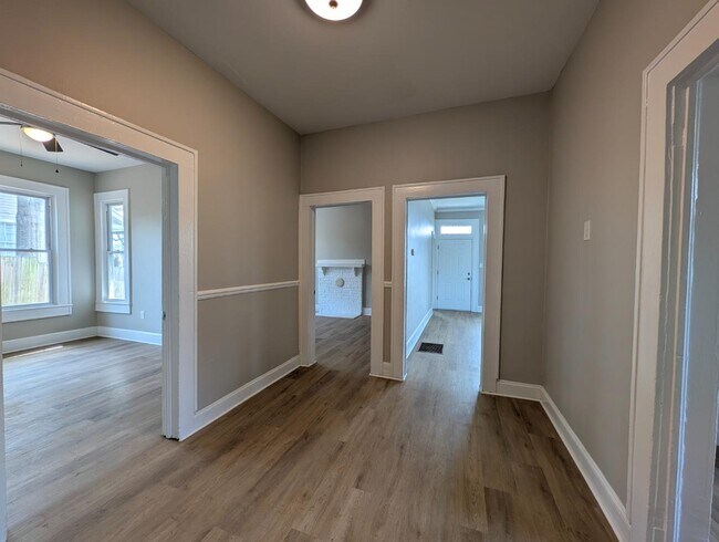 Building Photo - 1522 Buncombe Rd