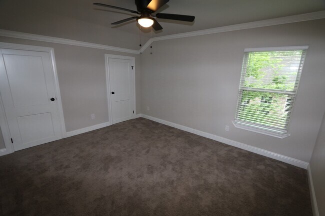 Building Photo - 150 Harbour Town Cir