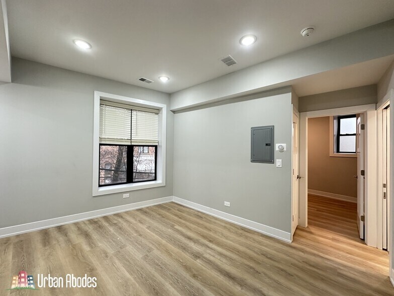 Building Photo - 445 W Belden Ave