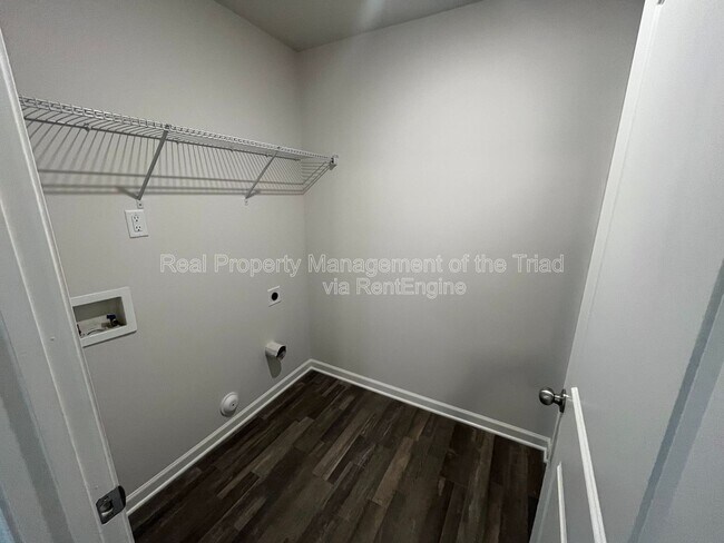Building Photo - 3812 Bellingham Ct