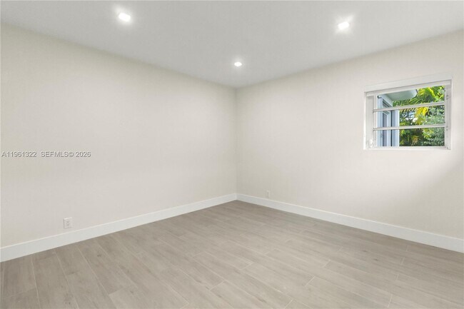 Building Photo - 1261 98th St