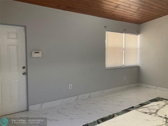 Building Photo - 3630 SW 46th Ave
