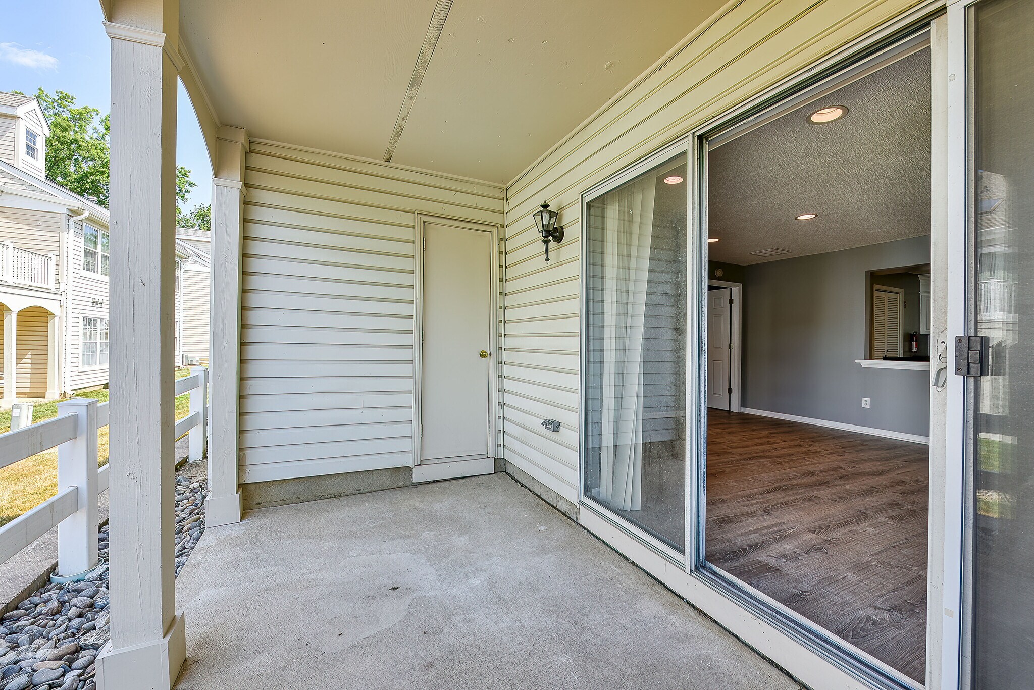Building Photo - 45 Tulip Ln