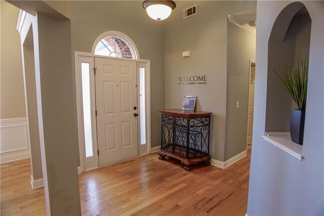 Building Photo - 3875 Spring Manor Ct