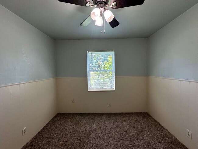 Building Photo - Charming 3 Bedroom in South Tyler!
