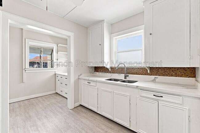 Building Photo - 1518 Ridgewood St