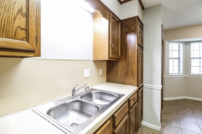 Building Photo - 105 Whitewood Dr
