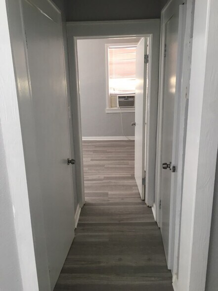 Building Photo - 408 Armada Rd S