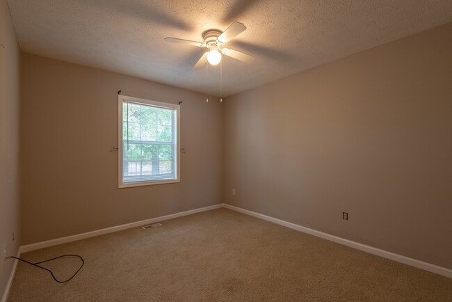 Building Photo - Chinook Street Townhome