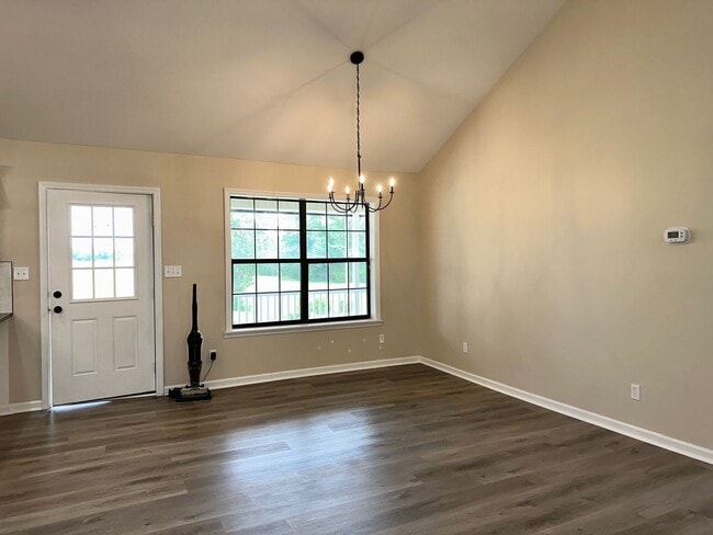 Building Photo - New Brockton, AL!