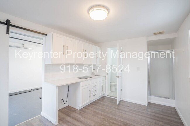 Building Photo - Midtown Tulsa | 4 Bed | 2 Bath | 2,010 SQFT
