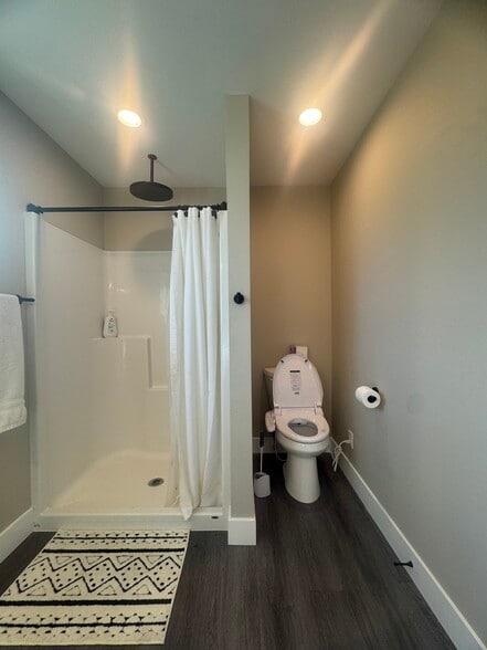 Building Photo - 778 E Jefferson St