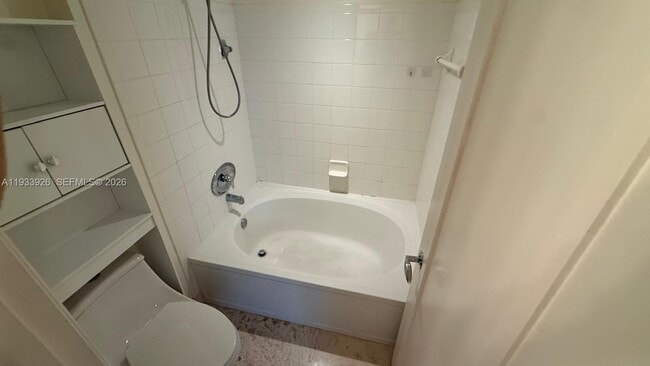 Building Photo - 2961 NE 185th St