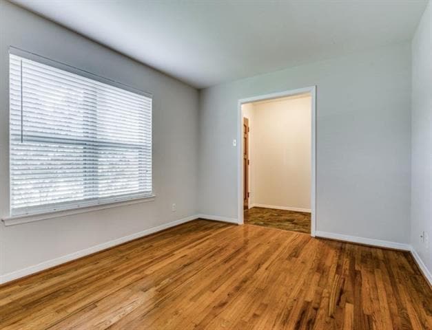 Building Photo - 1310 Kingsbridge Dr