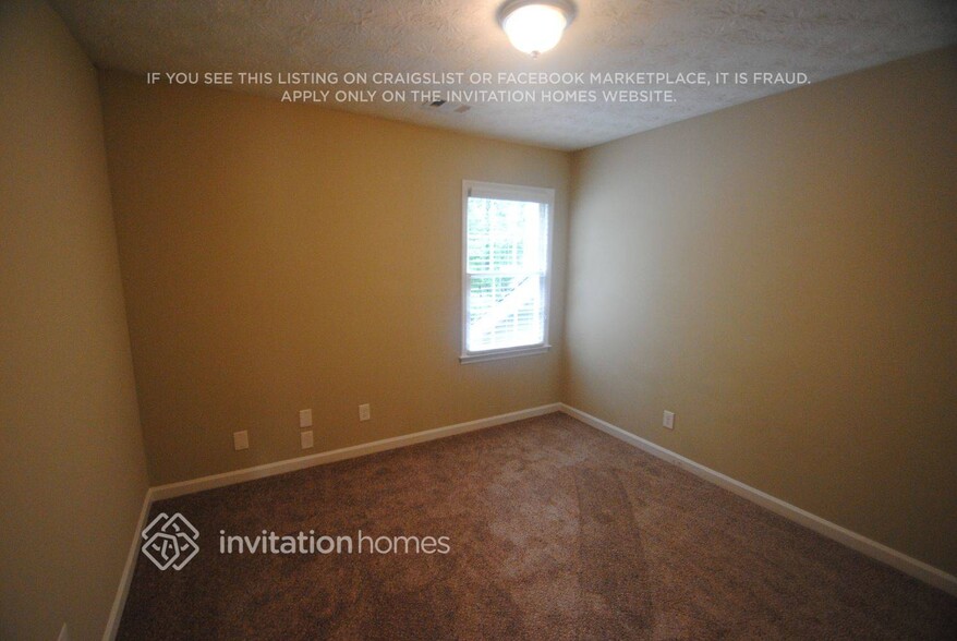 Building Photo - 100 Parkcreek Ct