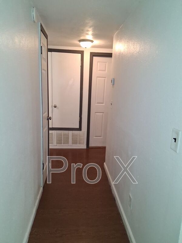 Building Photo - 217 E Adobe St