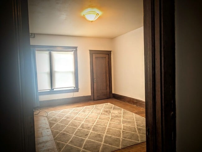 Building Photo - 233 E Pitt St