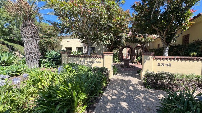 Building Photo - Luxury 4 Bedroom Home in La Costa Greens