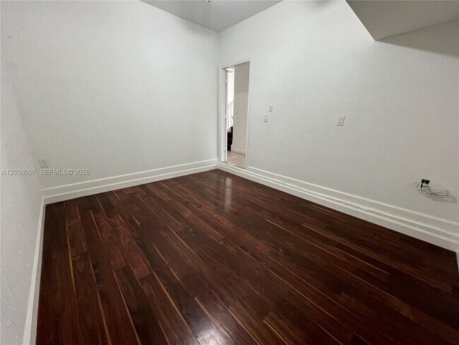 Building Photo - 2555 SW 147 Path