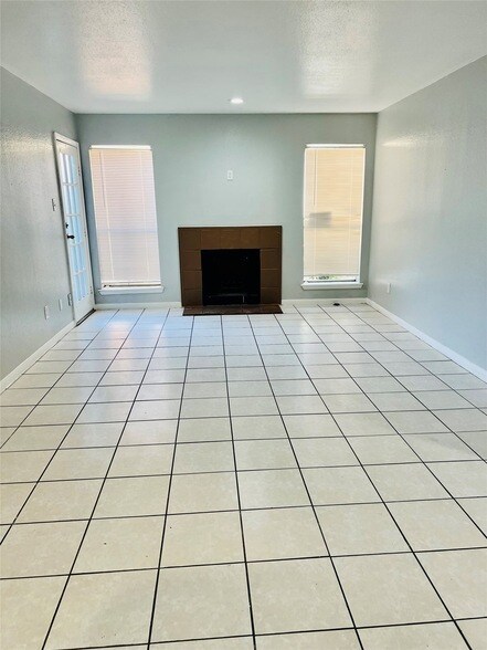 Building Photo - 10202 Forum Park Dr