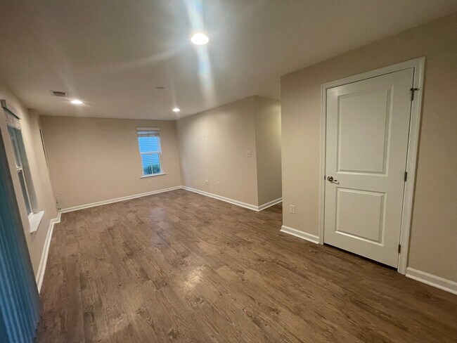 Building Photo - Beautiful home in Clearfield Oaks