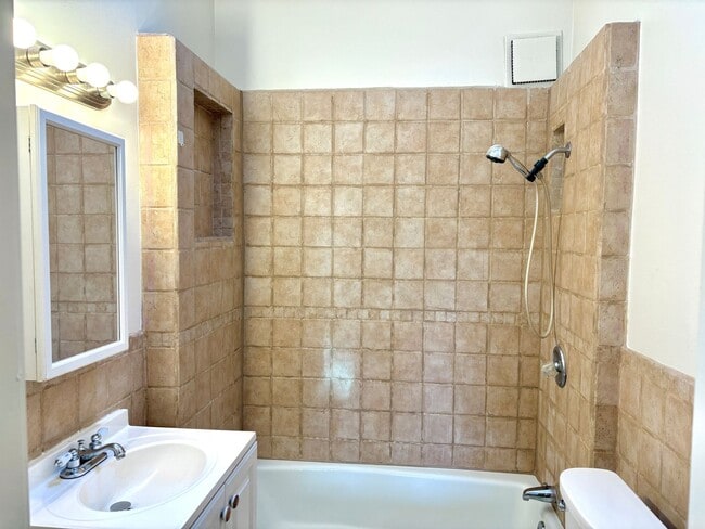 Building Photo - Charming Home in the Conveniently Located Southgate Neighborhood, Character-Rich Trims and Fully ...