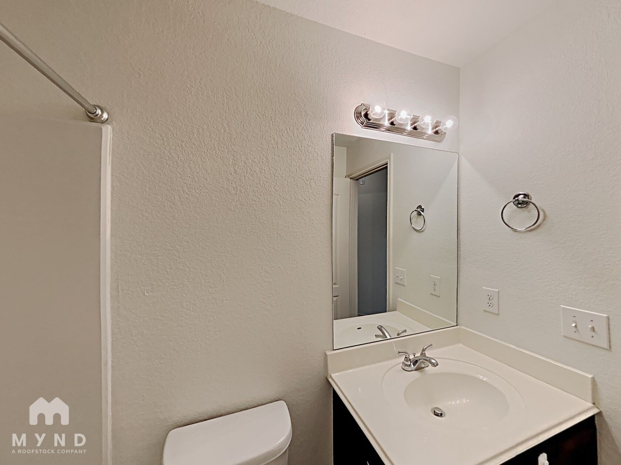 Building Photo - 440 Stonebrook Dr