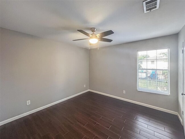 Building Photo - 5700 Glen Meadow Dr