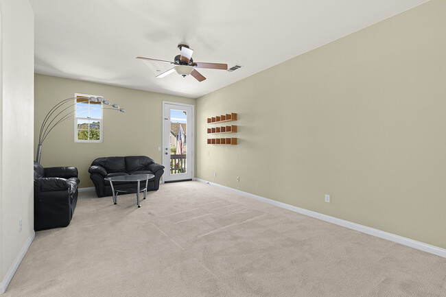 Building Photo - 16263 Lone Bluff Ct