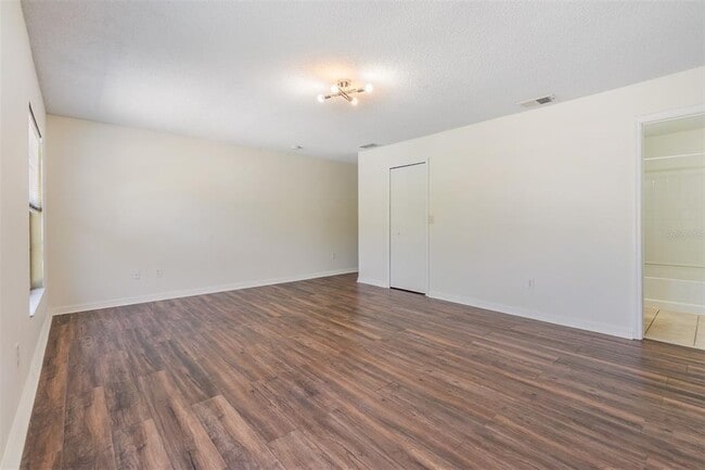 Building Photo - 2118 Ashley Lakes Dr