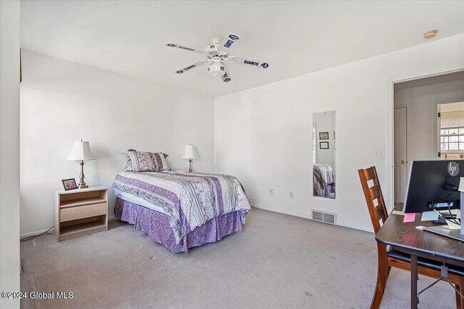 Building Photo - 633 Salvia Ln