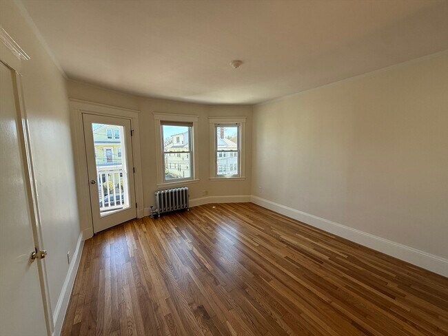 Building Photo - 15 Chauncey St