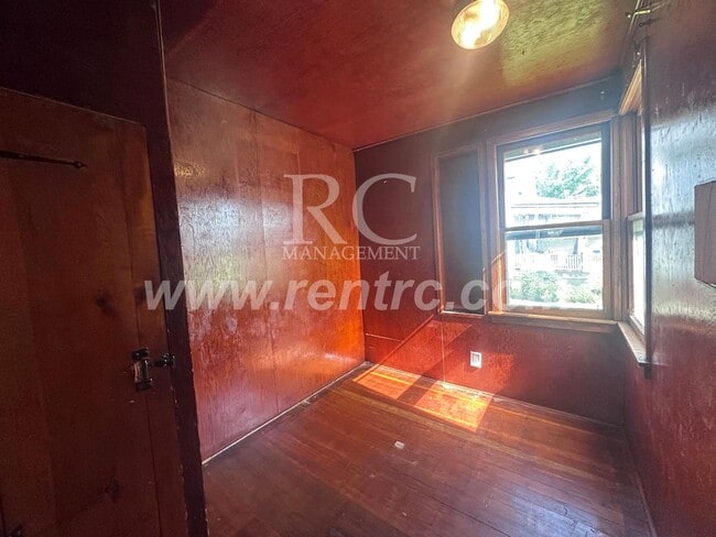 Building Photo - 6 National-