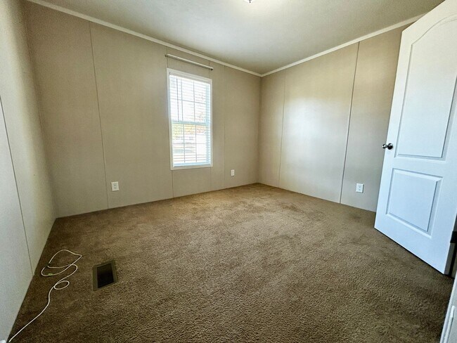 Building Photo - 3 Bedroom/2 bathroom home for rent