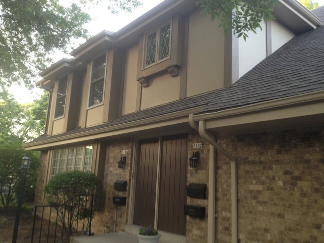 Main entrance - 3104 N Lake Dr