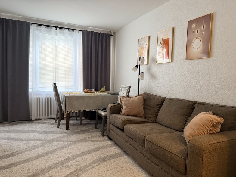 Building Photo - 90 Kilsyth Rd