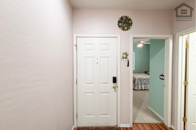 Building Photo - 205 N 74th St