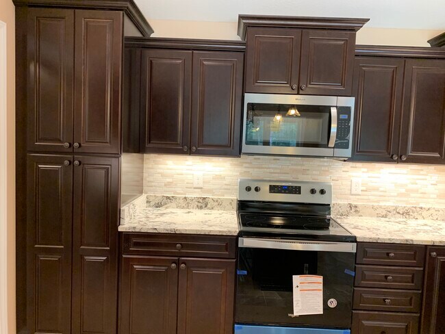 Building Photo - 846 Otter Lake Loop